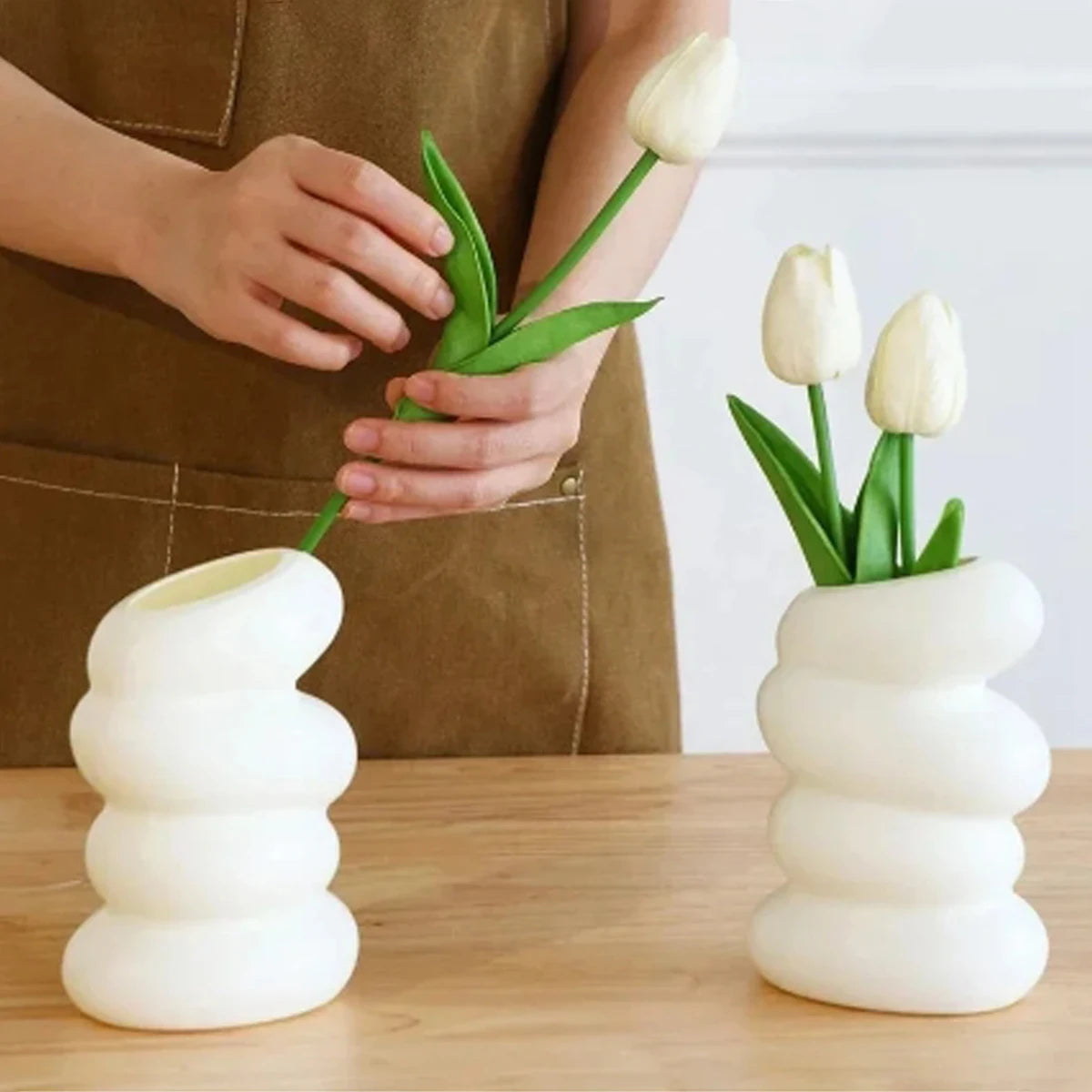 Plastic Spiral White Vase Nordic Creative Flower Arrangement Container For Home Decoration Ornament