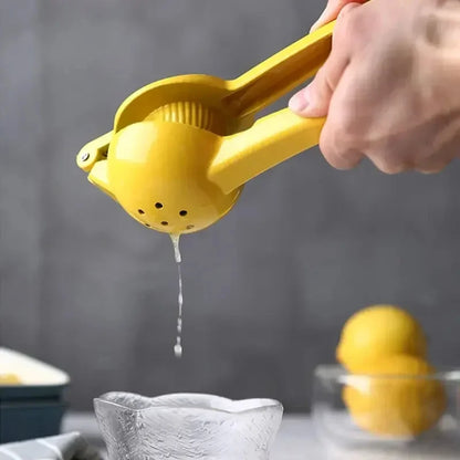 Manual lemon juicer, manual orange juice juicer, portable practical kitchen tool, mini blender