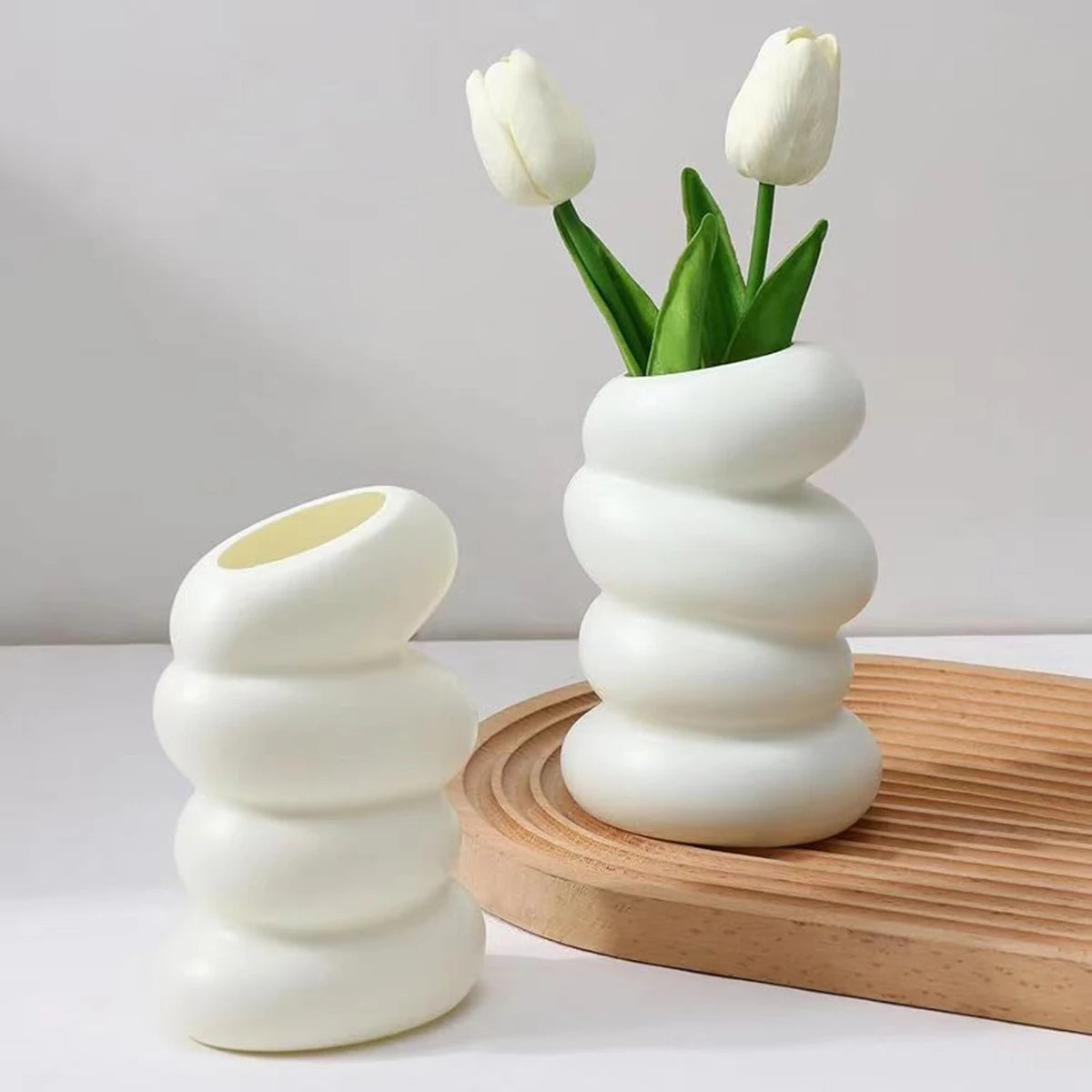 Plastic Spiral White Vase Nordic Creative Flower Arrangement Container For Home Decoration Ornament