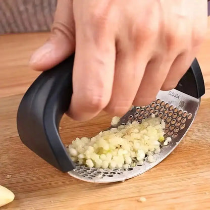 Stainless Steel Garlic Press Tool – Manual Garlic Crusher & Squeezer