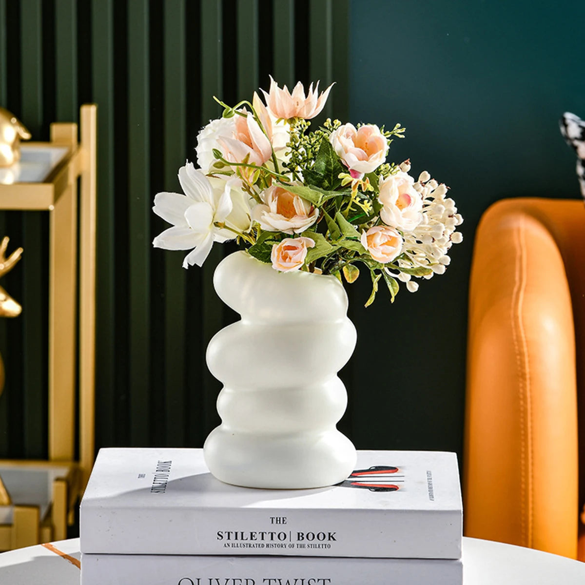 Plastic Spiral White Vase Nordic Creative Flower Arrangement Container For Home Decoration Ornament