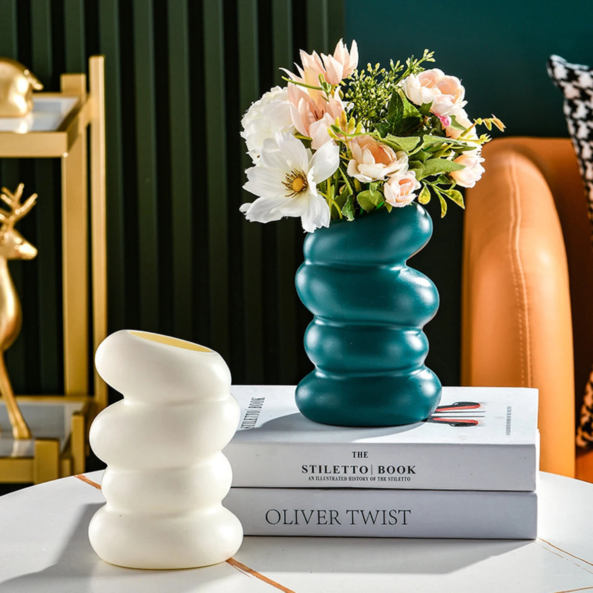 Plastic Spiral White Vase Nordic Creative Flower Arrangement Container For Home Decoration Ornament